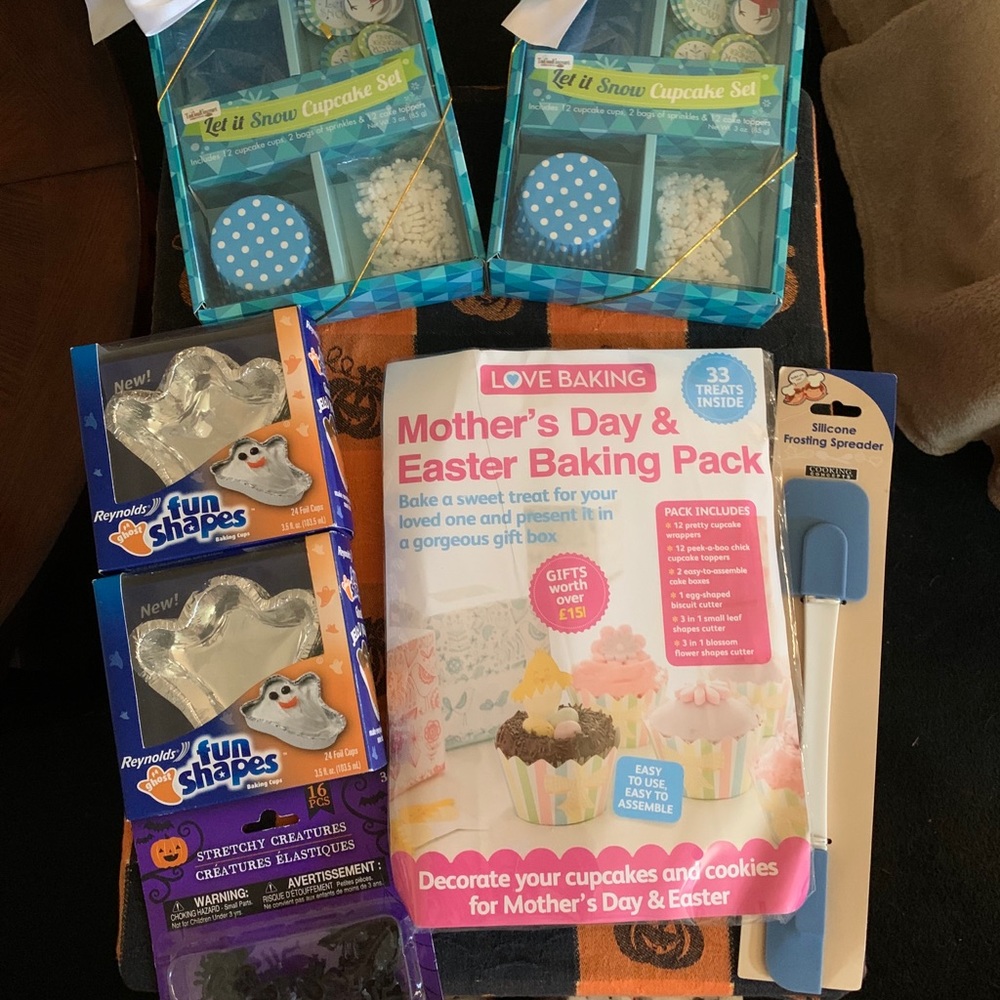 Holiday Baking Bundle - Picture 2 of 11